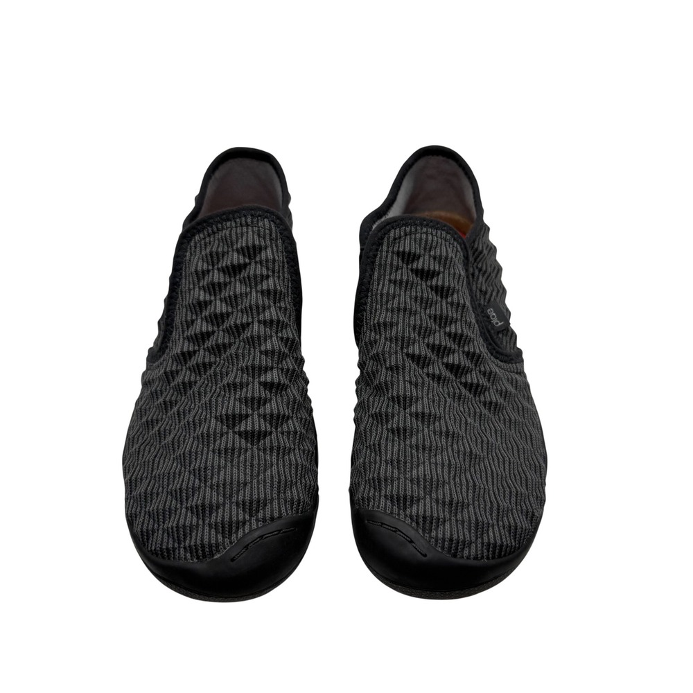Plae Migi Grey Black Textured Knit Slip On Sneakers 119210-149 Kids Size 4 US